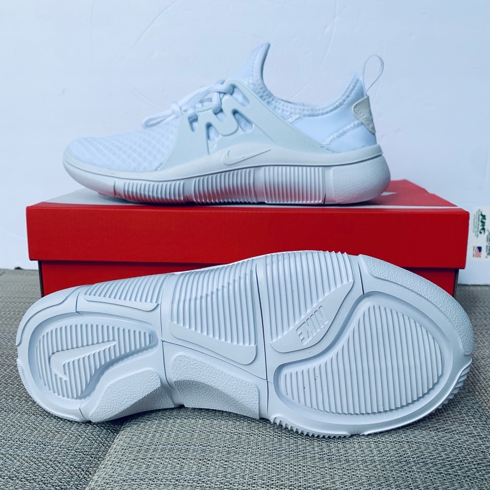 WMNS Nike Acalme - Picture 4 of 9
